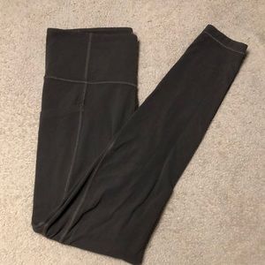 Athleta salutation stash pocket leggings size small